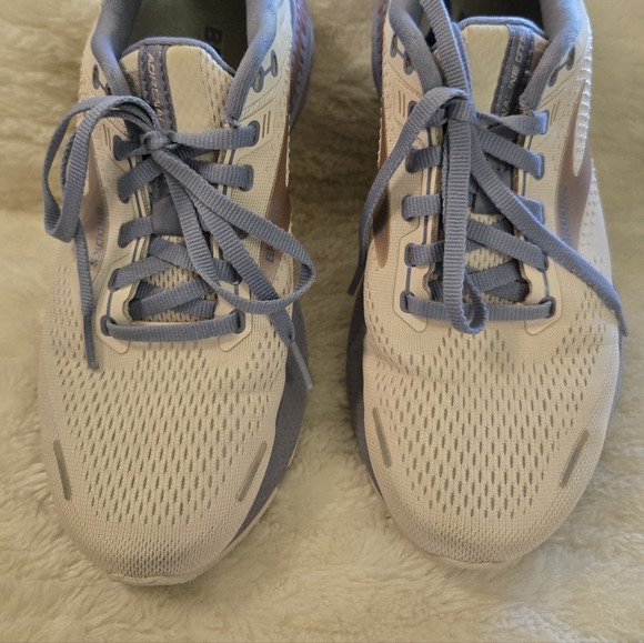 Brooks Adrenaline GTS 22 - Picture 5 of 16